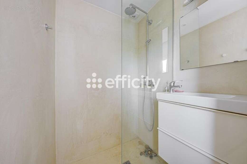Appartement à ISSY-LES-MOULINEAUX
