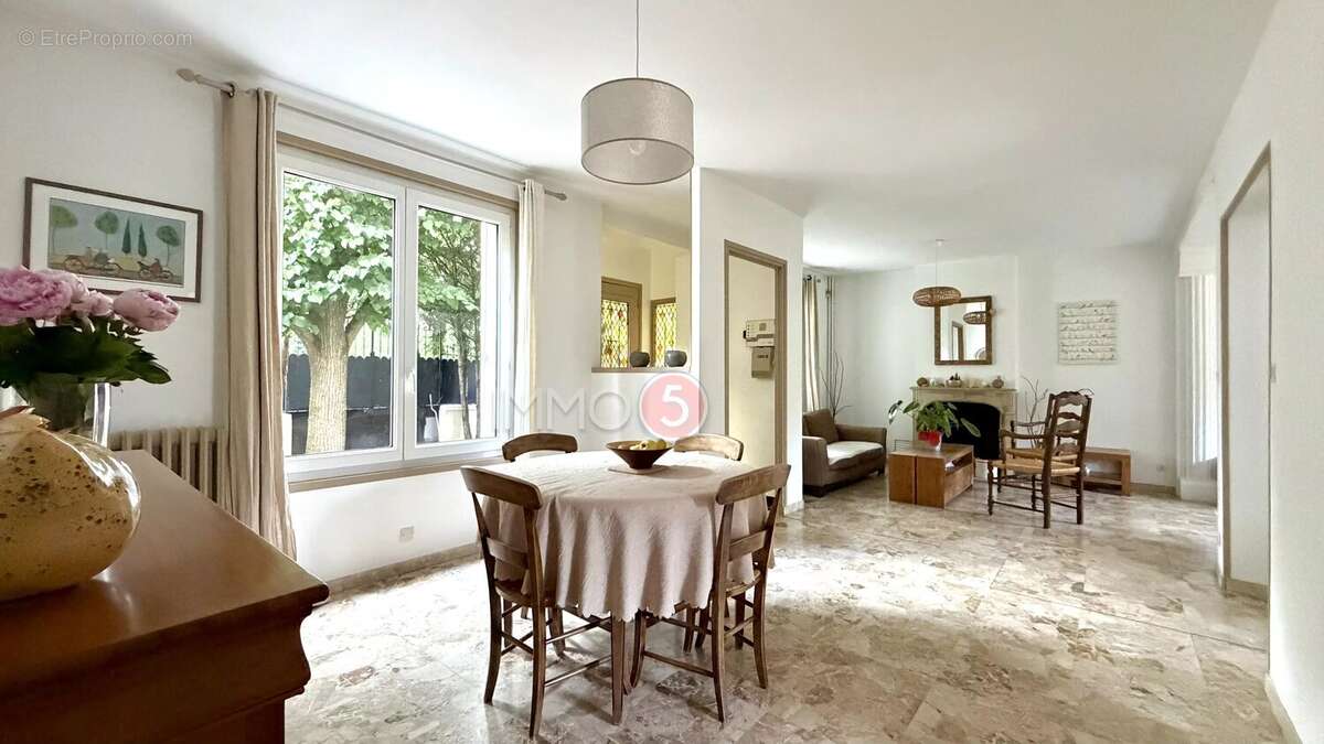 Maison à LE RAINCY