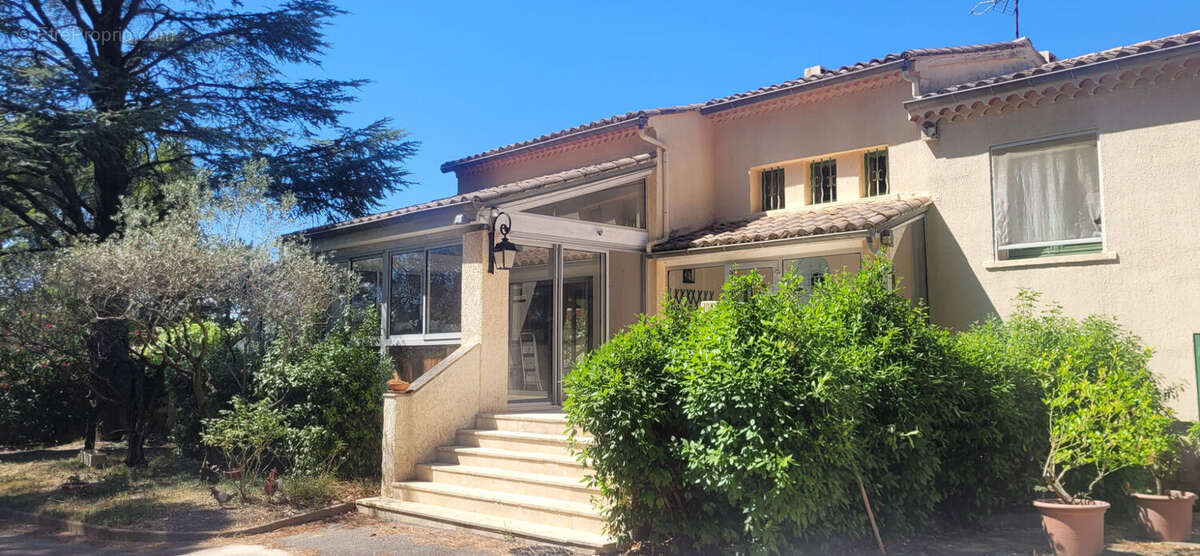 Maison à SAINT-PAUL-TROIS-CHATEAUX