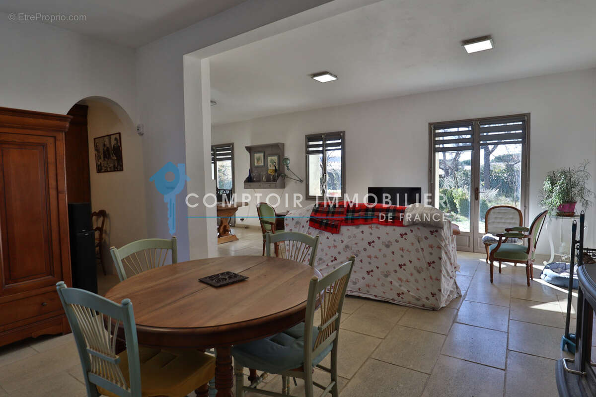Dept 84 - Gordes - Belle bâtisse au calme - 164 m2 de surface habitables + dépendance à aménager et grenier su - photo 18