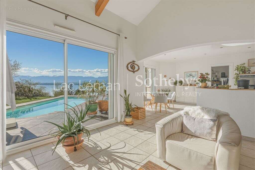 Maison à CHENS-SUR-LEMAN