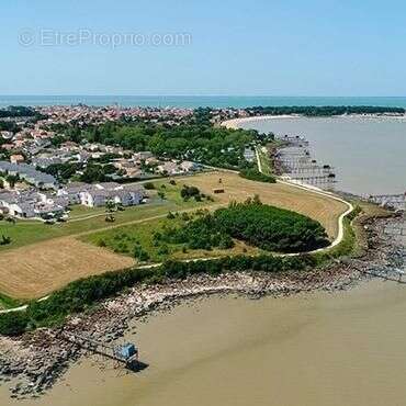 Appartement à FOURAS