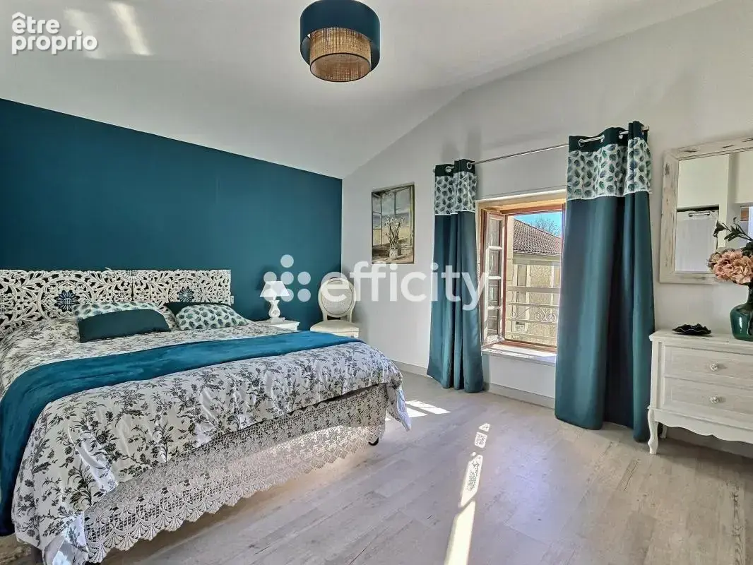 Maison 204 m² à Loulay  - photo 11