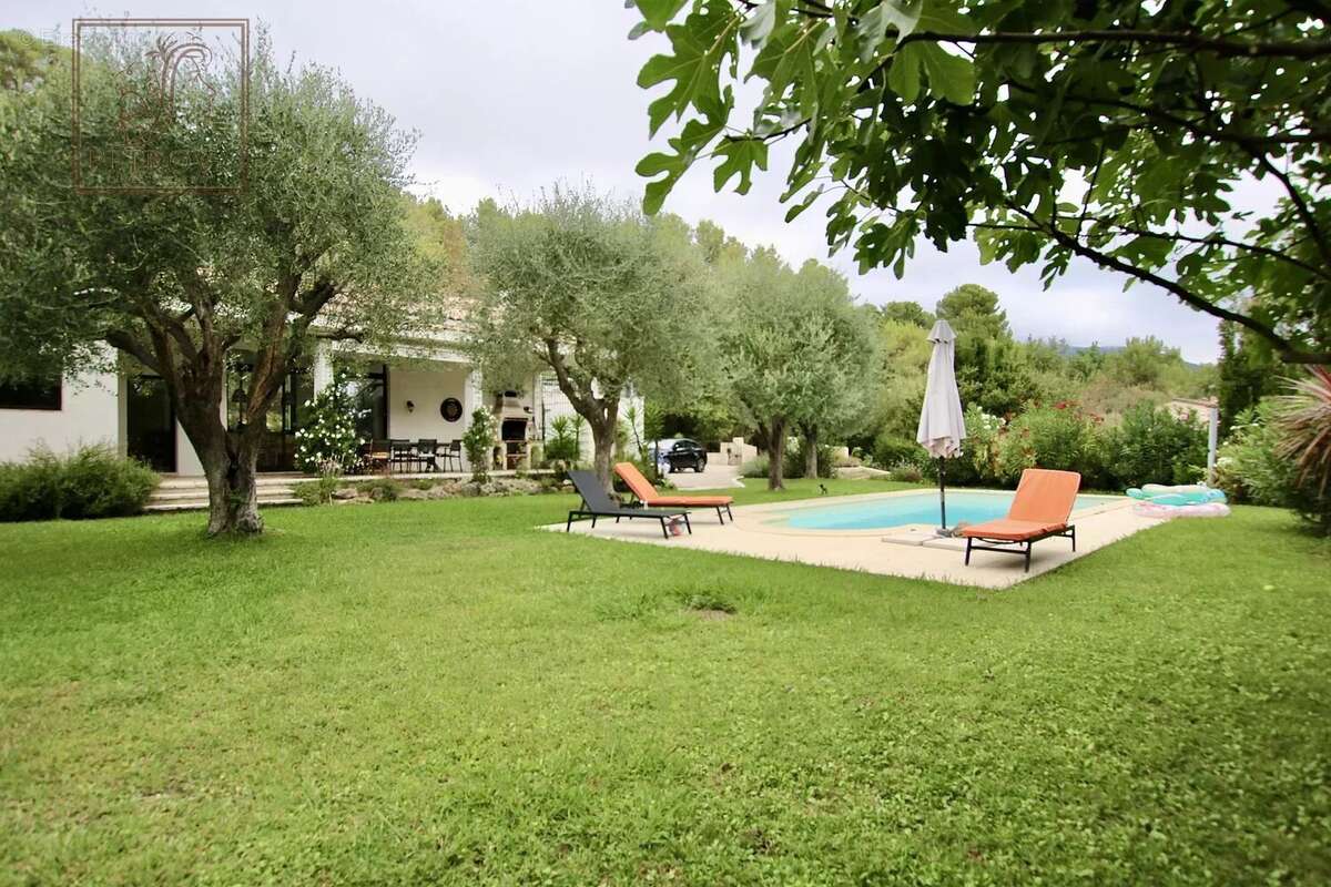 Maison à TOURRETTES-SUR-LOUP