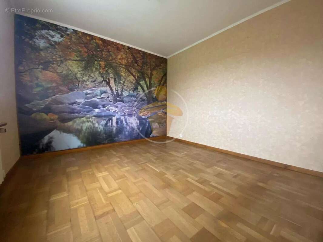 Maison à CHARMES