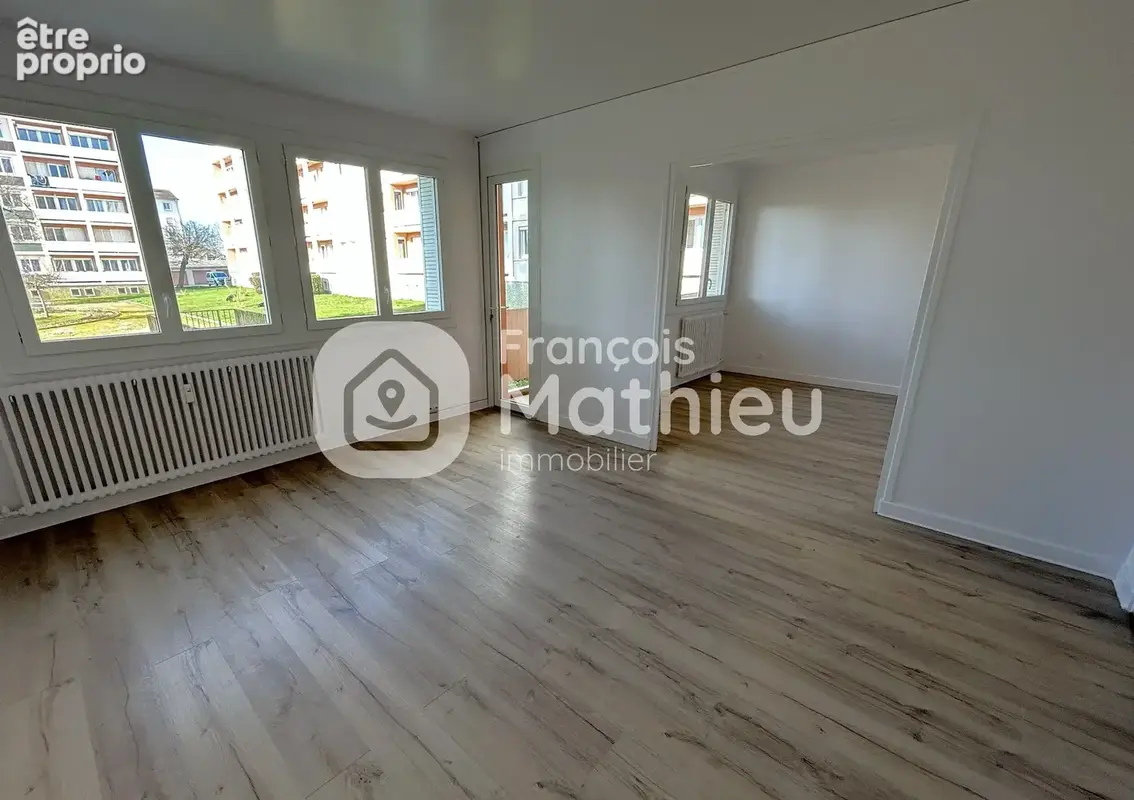 Châtenoy-le-Royal - Appartement T3 rénové avec balcon et cave - photo 2