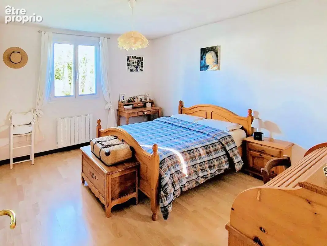 Plaisir - Maison 145 m² - 5 chambres - 1007m² terrain - photo 6