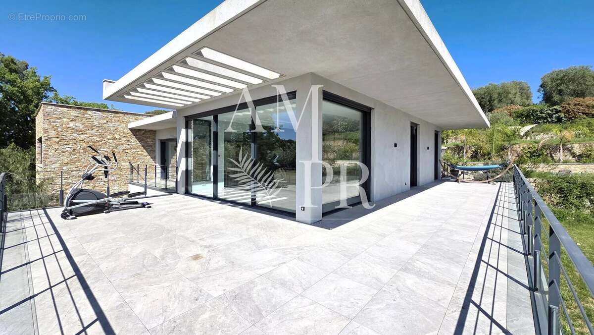 Maison à MOUGINS