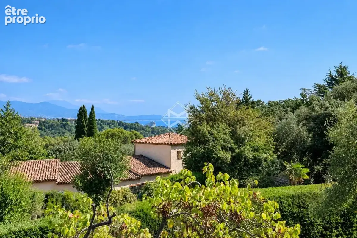 Charmante propriété provençale avec piscine, dépendances et aperçu mer - photo 10