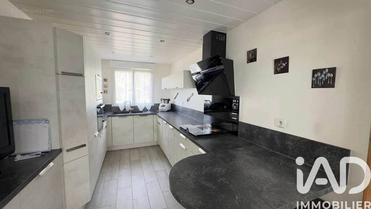 Photo 2 - Maison à SAINT-FARGEAU-PONTHIERRY