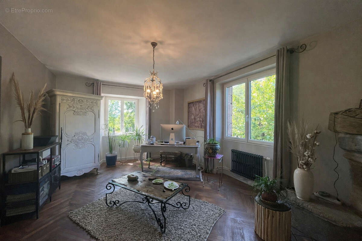 Maison à SARRAS
