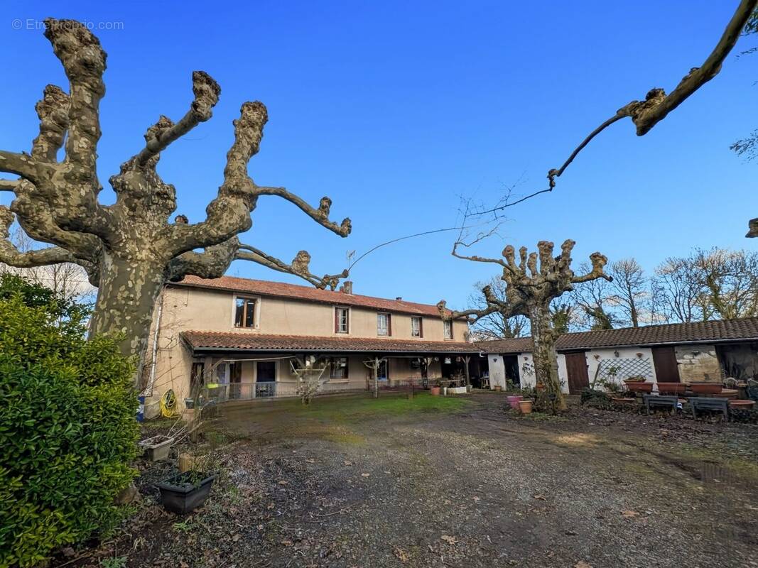 Maison à AMBERIEUX-EN-DOMBES