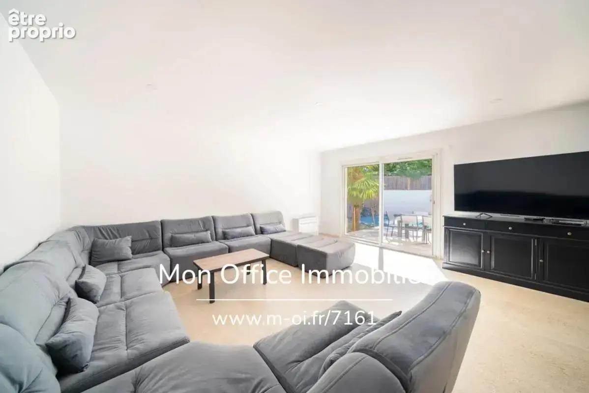 Référence : 7161-PAN - Maison 5 pièces de 120 m² avec piscine à Aix-en-Provence - photo 4