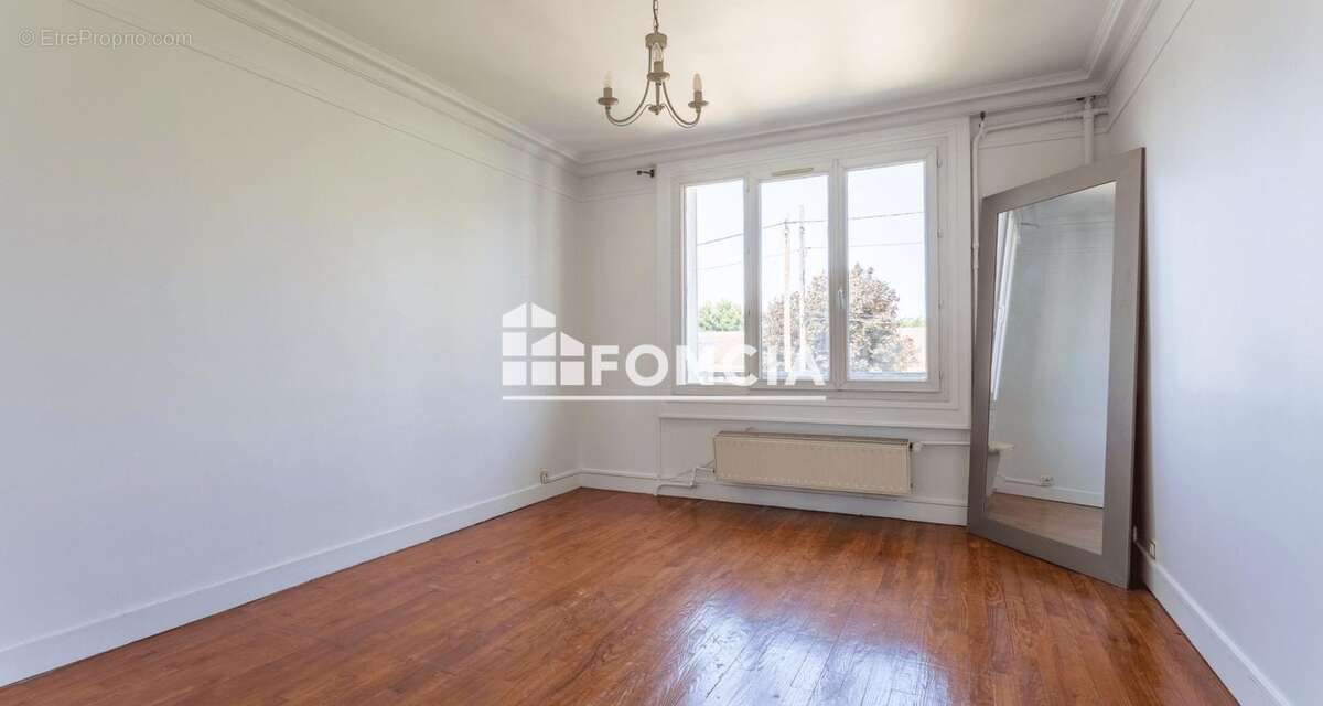 Maison à CHILLY-MAZARIN