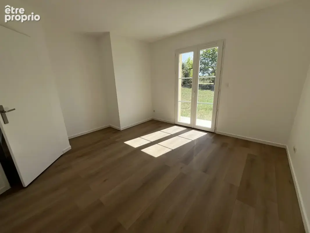 Maison contemporaine de 2011 de 169 M2 avec piscine sur 2707 M2 - photo 13