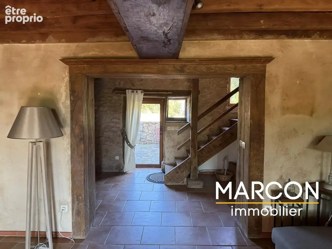 Belle fermette de 176 m² - Secteur JARNAGES - photo 9