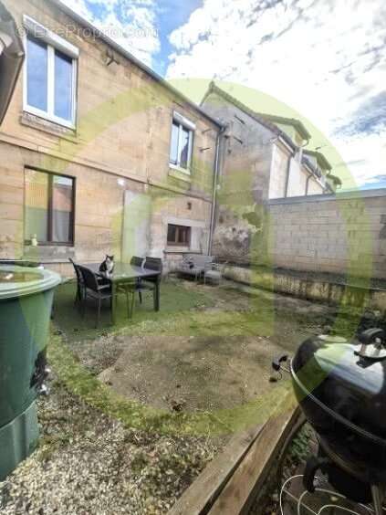 Appartement à MOUY