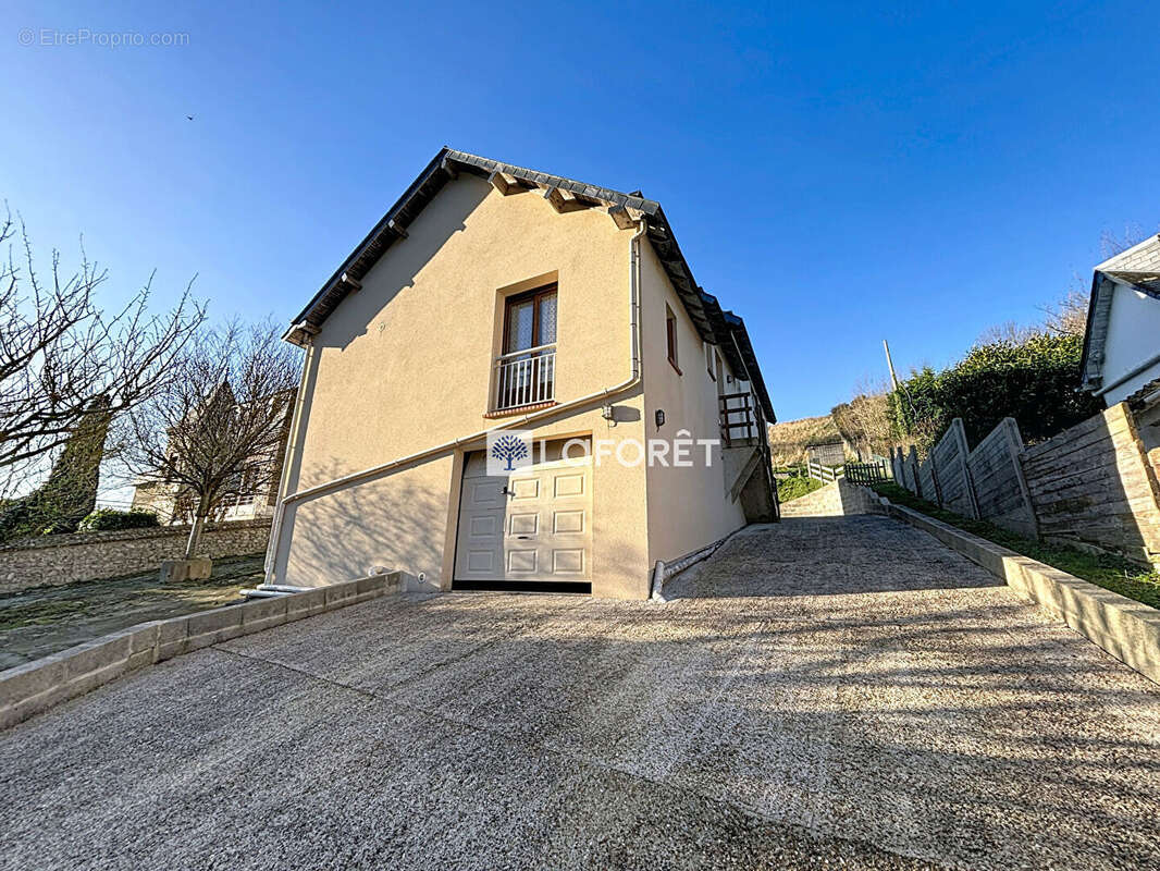 Maison à SAINT-LEONARD