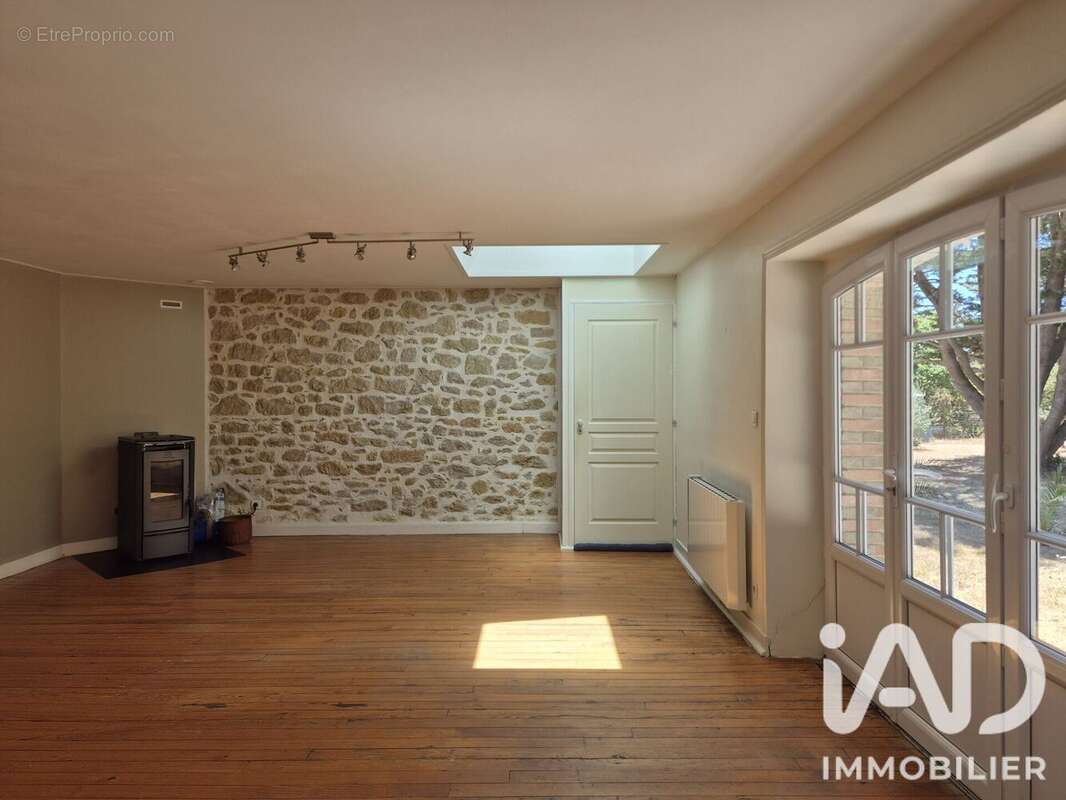 Maison 172 m² à Avrille  - photo 5