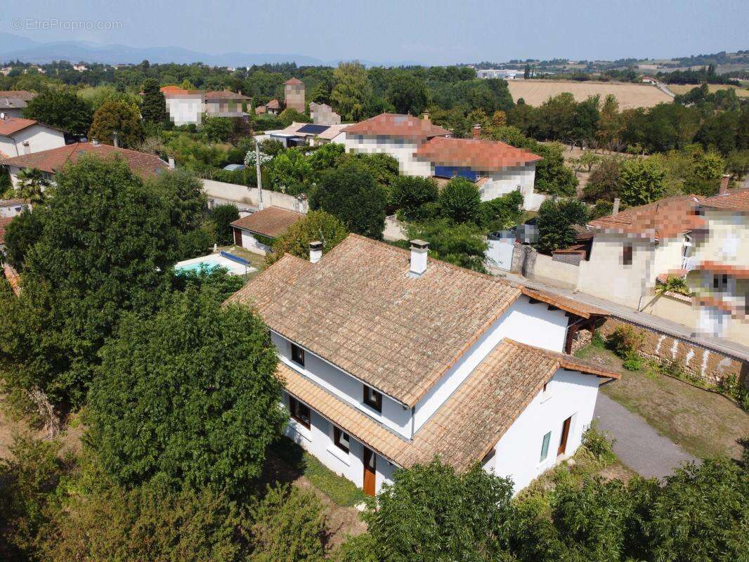 Maison à BOUGE-CHAMBALUD