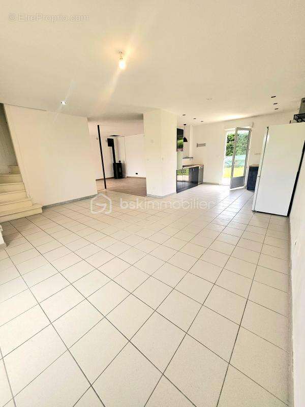Maison familiale - abbecourt (60) - 3 ch - piece de vie 60m2 environ et garage neuf (2024) - photo 5