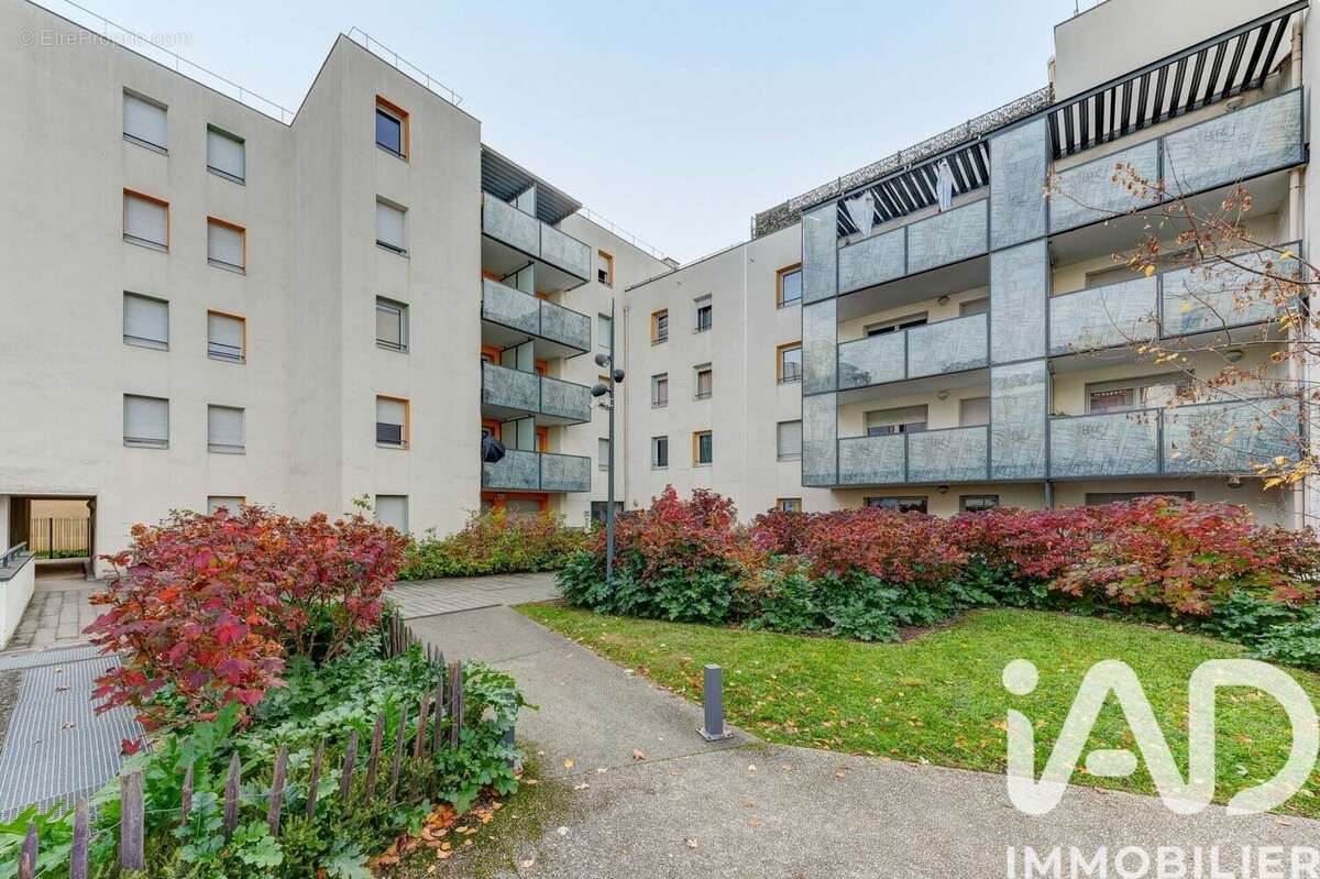 Photo 2 - Appartement à VENISSIEUX