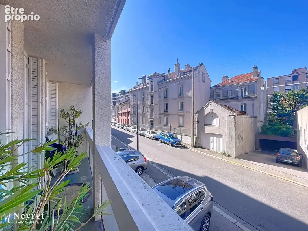Appartement à SAINT-ETIENNE
