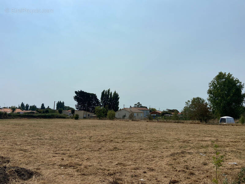 Terrain à L&#039;AIGUILLON-SUR-MER