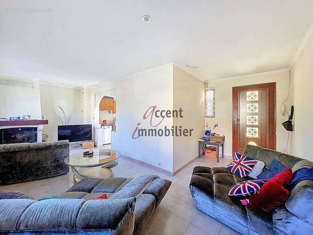 Maison à CHATEAURENARD