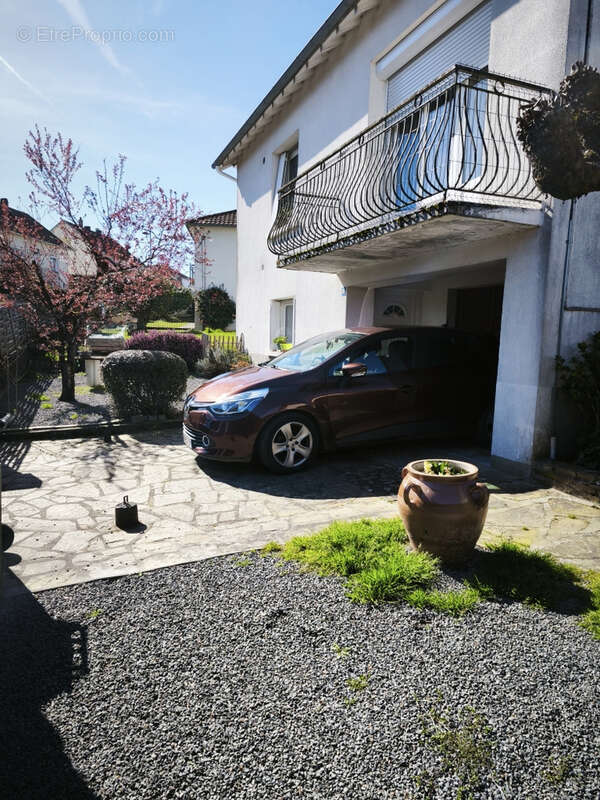 Maison à SAINT-YRIEIX-LA-PERCHE