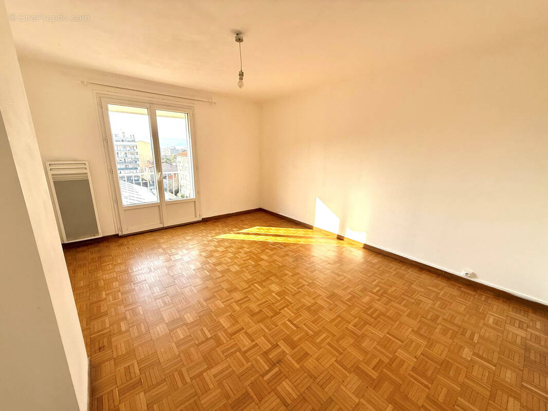 Appartement à MARSEILLE-10E