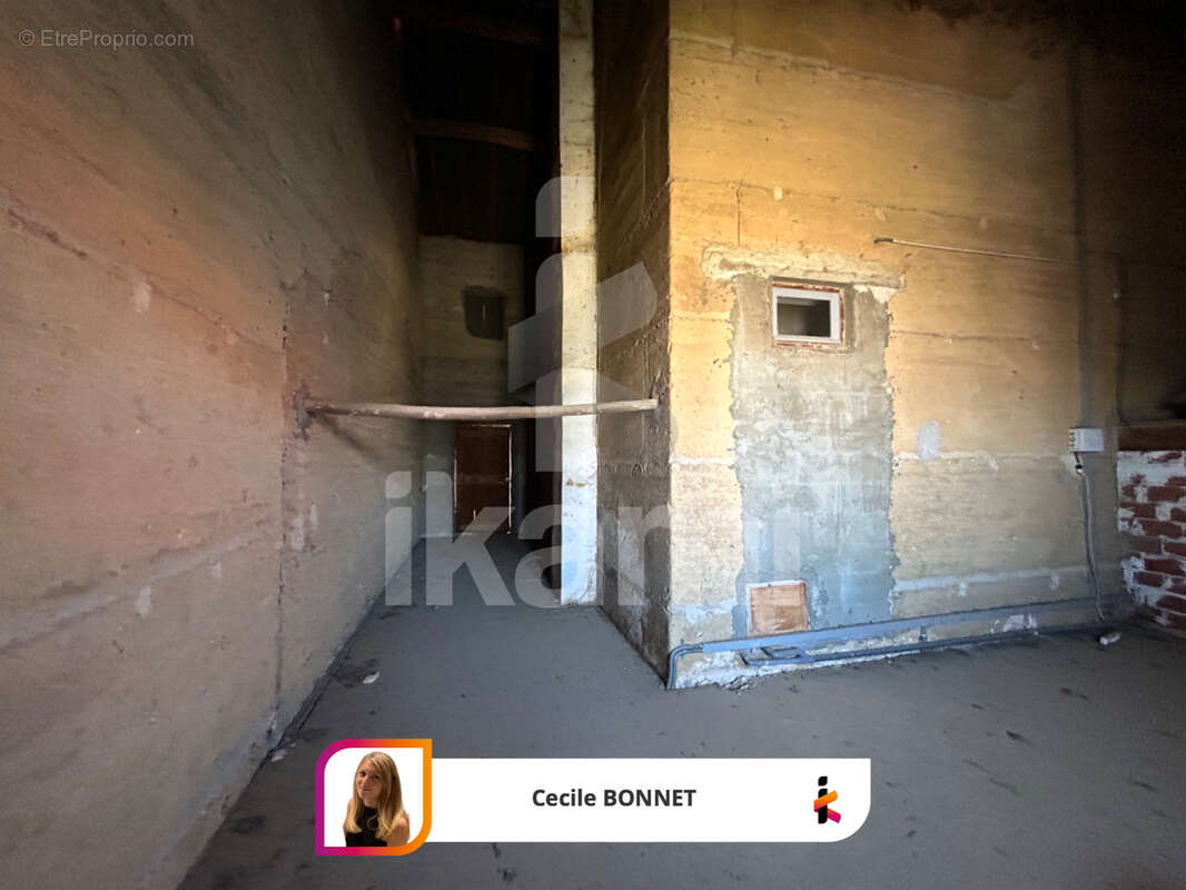 Maison à SAINT-SORLIN-EN-VALLOIRE