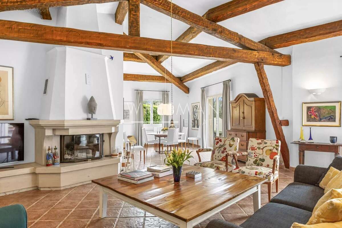Maison à MONTAUROUX