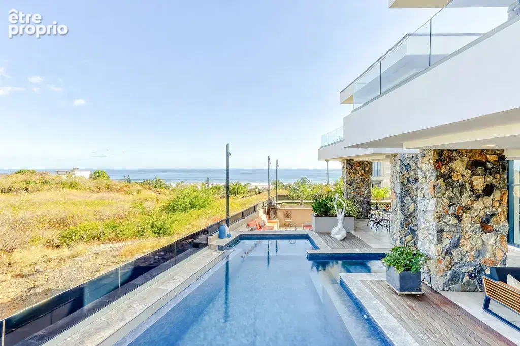 A Vendre - Villa d'exception 187 m2 avec piscine à Trois-Bassins - photo 11