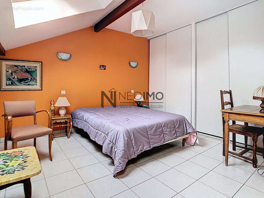 Maison à NEUFCHATEAU