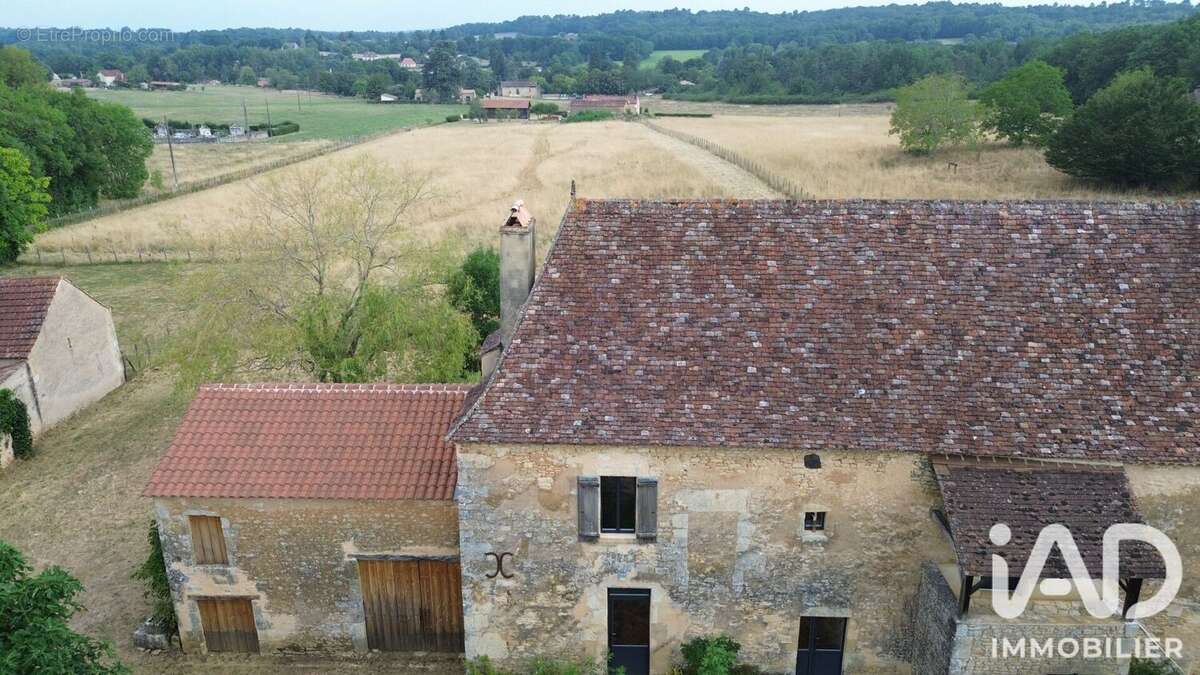 Maison 160 m² à Pressignac-Vicq  - photo 3