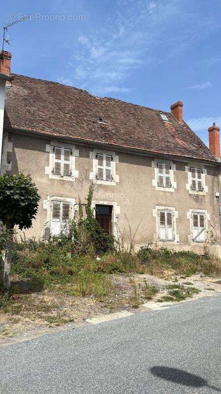 Maison à MONTEL-DE-GELAT