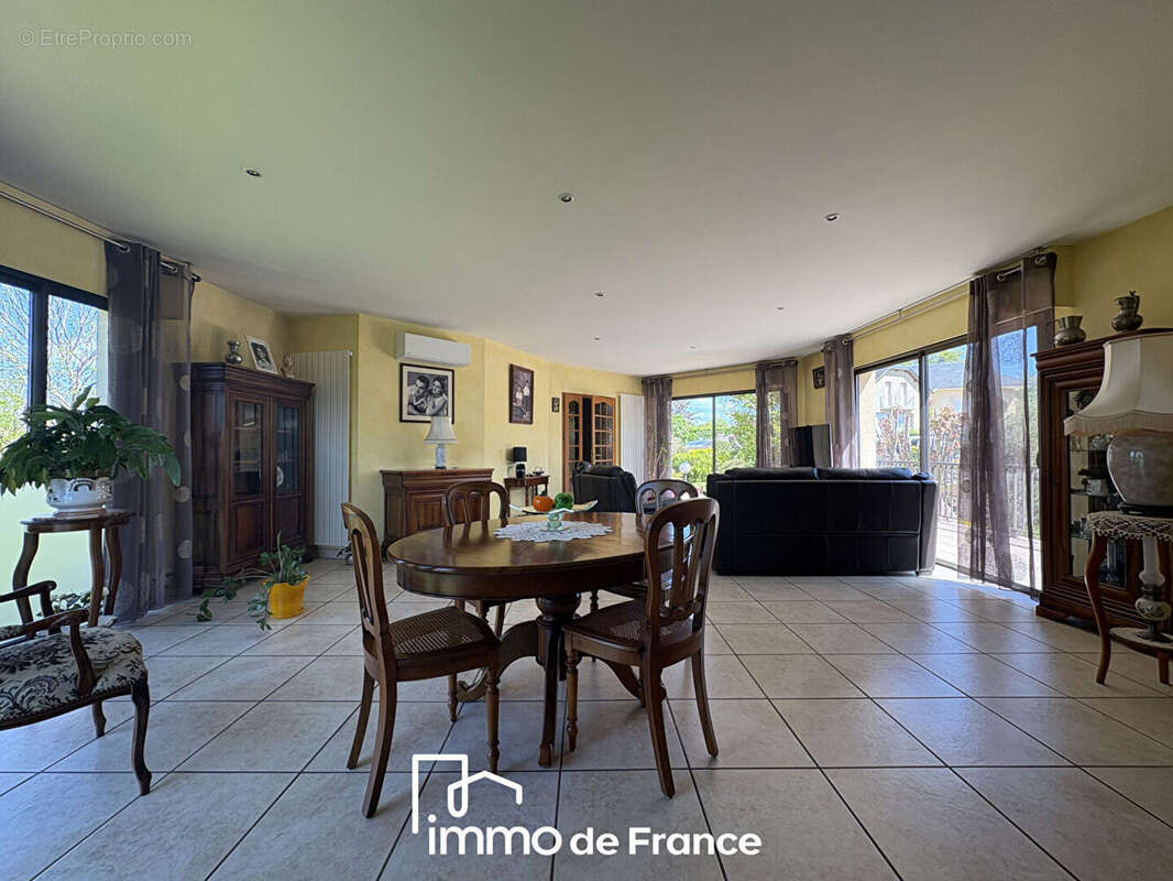 Maison à LE MONASTERE