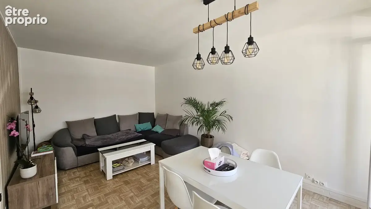 Proche métro, bel appartement (64 m2) avec balcon et cave. - photo 2