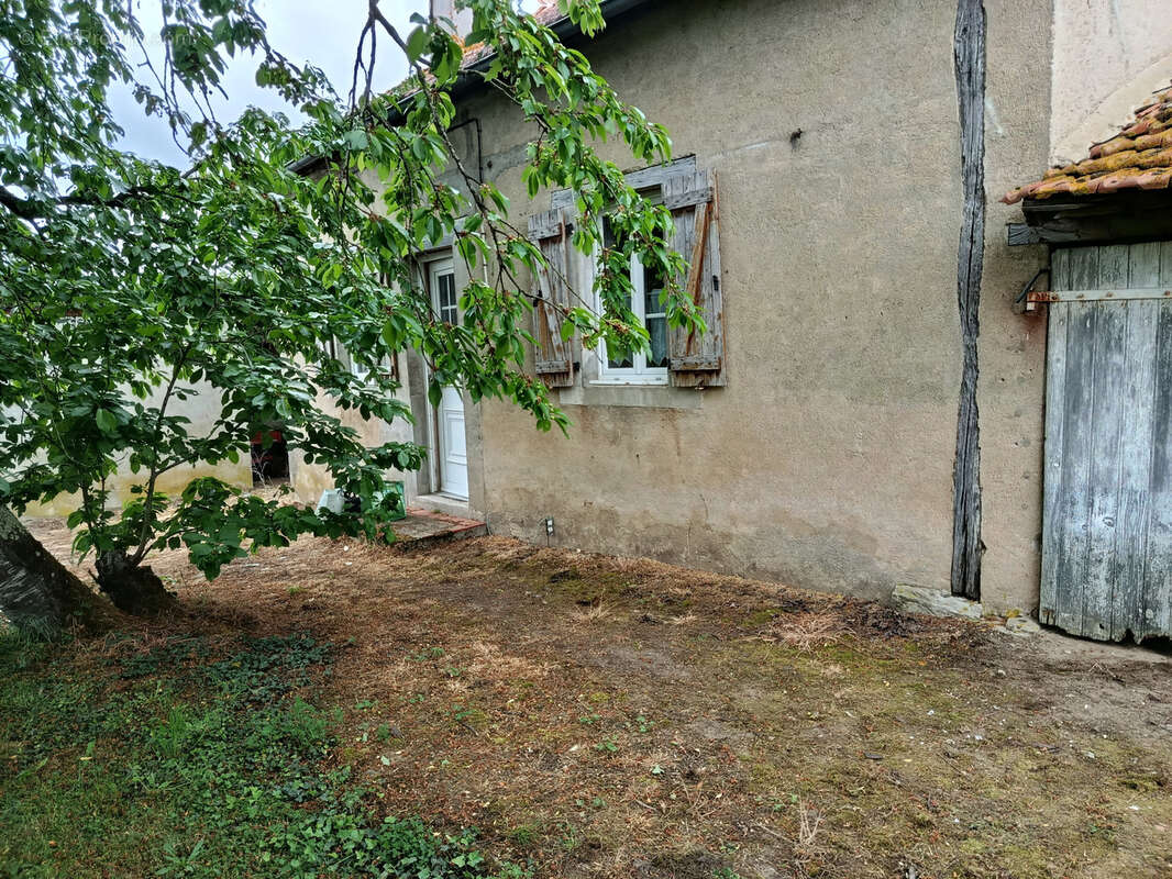 Maison à LUCENAY-LES-AIX