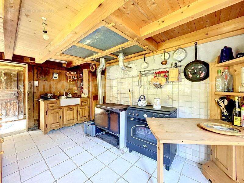 Chalet_D'Alpage_Brizon_Bonneville_secteur_calme_Nature_Residence_Secondaire_vue_montagne_rare_Atypique_frontière_Suisse_Genève_FRONTALIERS_salon_cuisine_terrain_boisé_ - Maison à BRIZON