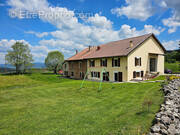 Maison à LALLEYRIAT