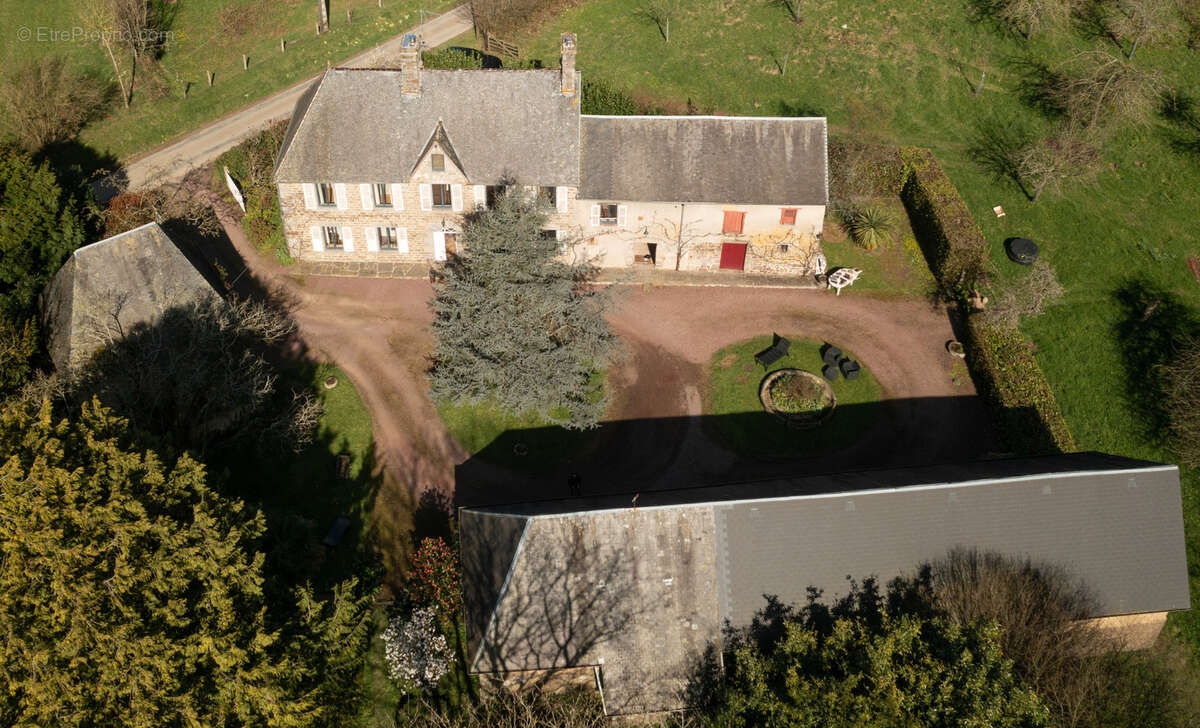 Maison à SAINT-DENIS-LE-GAST