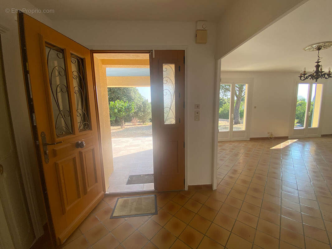 Plain-pied avec jardin et garage - photo 8