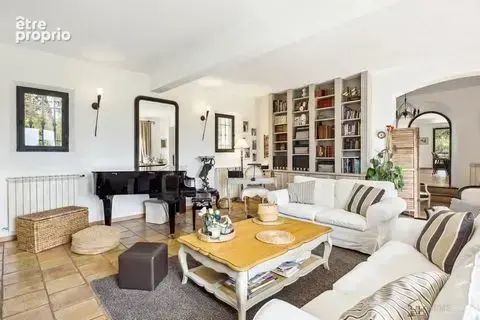 Maison 7 pièces 196 m² à vendre à Tourrettes (83440) - photo 2