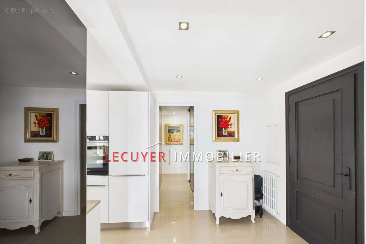 Appartement à VALLAURIS