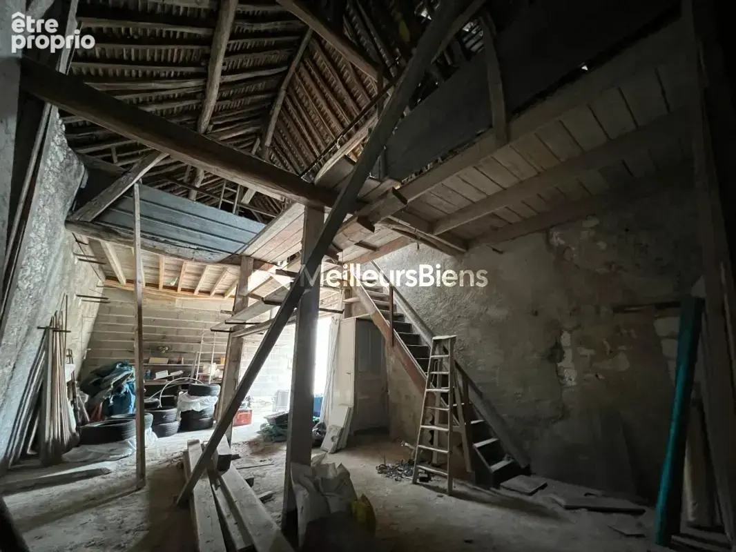 Ensemble immobilier - 134 m² composé d'une maison louée (T4) et d'une maison libre (T2) + grange et garages - photo 18