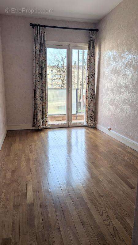 Appartement T3 - Avenue de Royat - photo 4