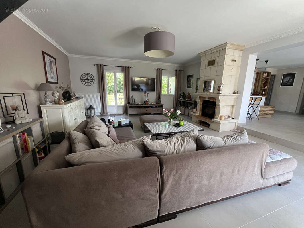 Maison à LA CHAPELLE-LA-REINE