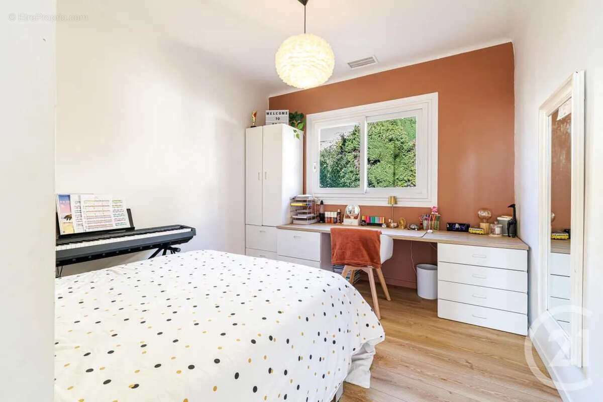 Appartement à EZE